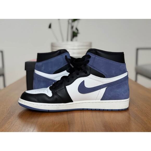 Air Jordan 1 Retro High OG Size 11 main image 5